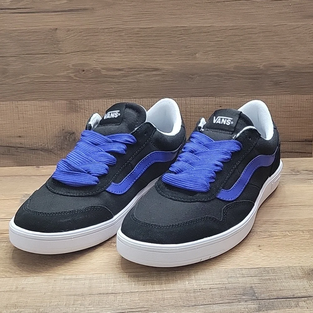 Van's Cruze Too Cc Brand new in the box authentic uper leather and textile.